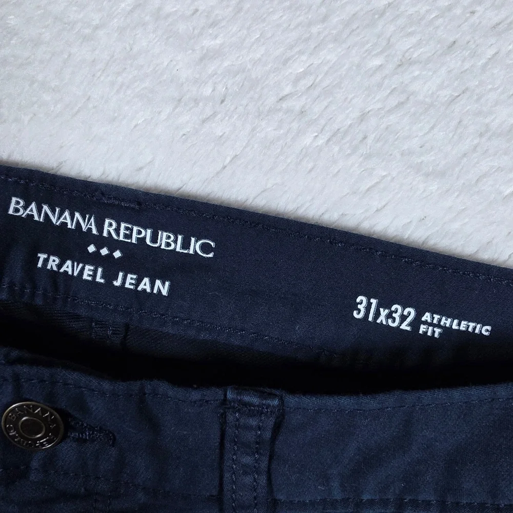 NEW Banana Republic Travel Jean Mens 31x32 Navy Athletic Fit S/599223